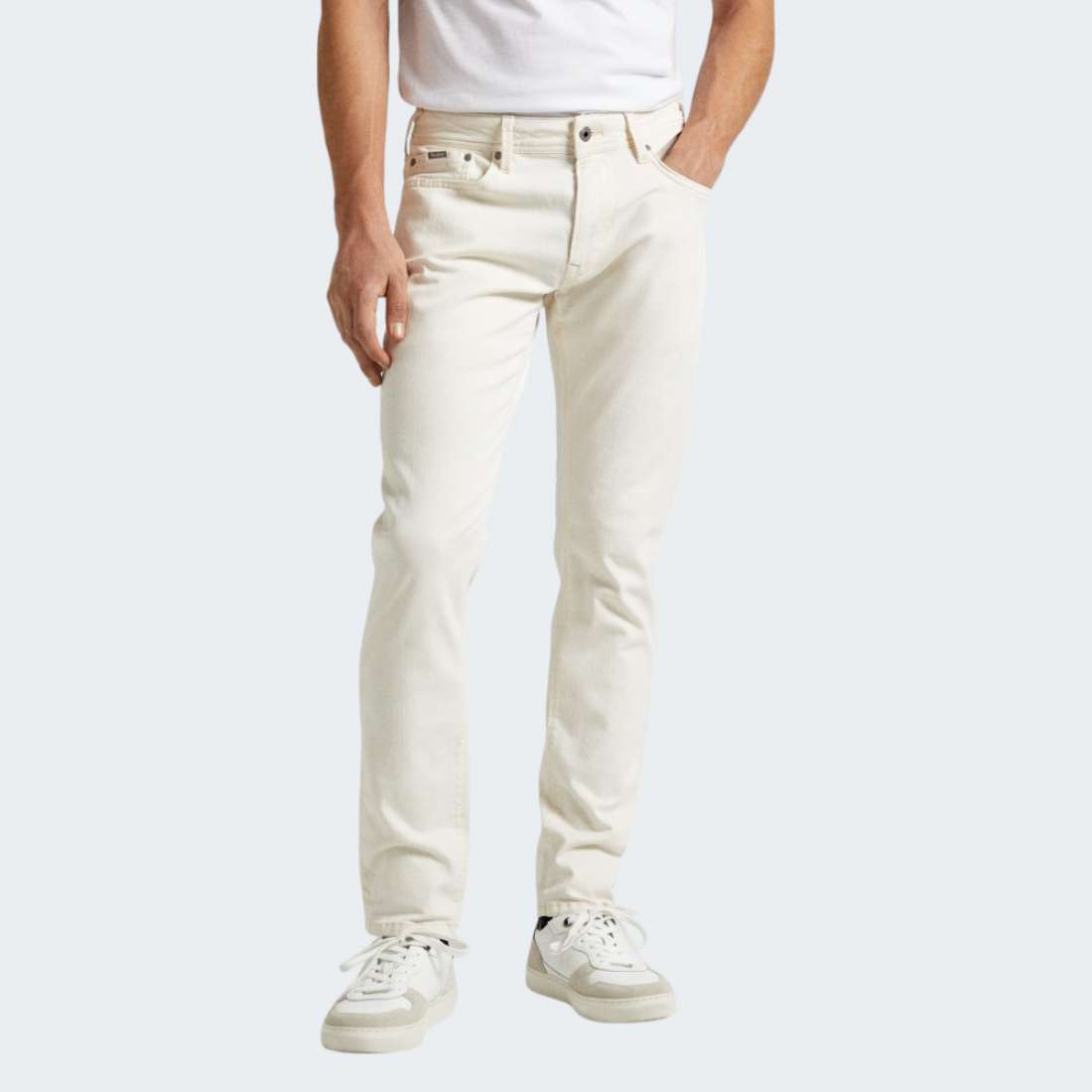 PM2082110-800_WHITE
