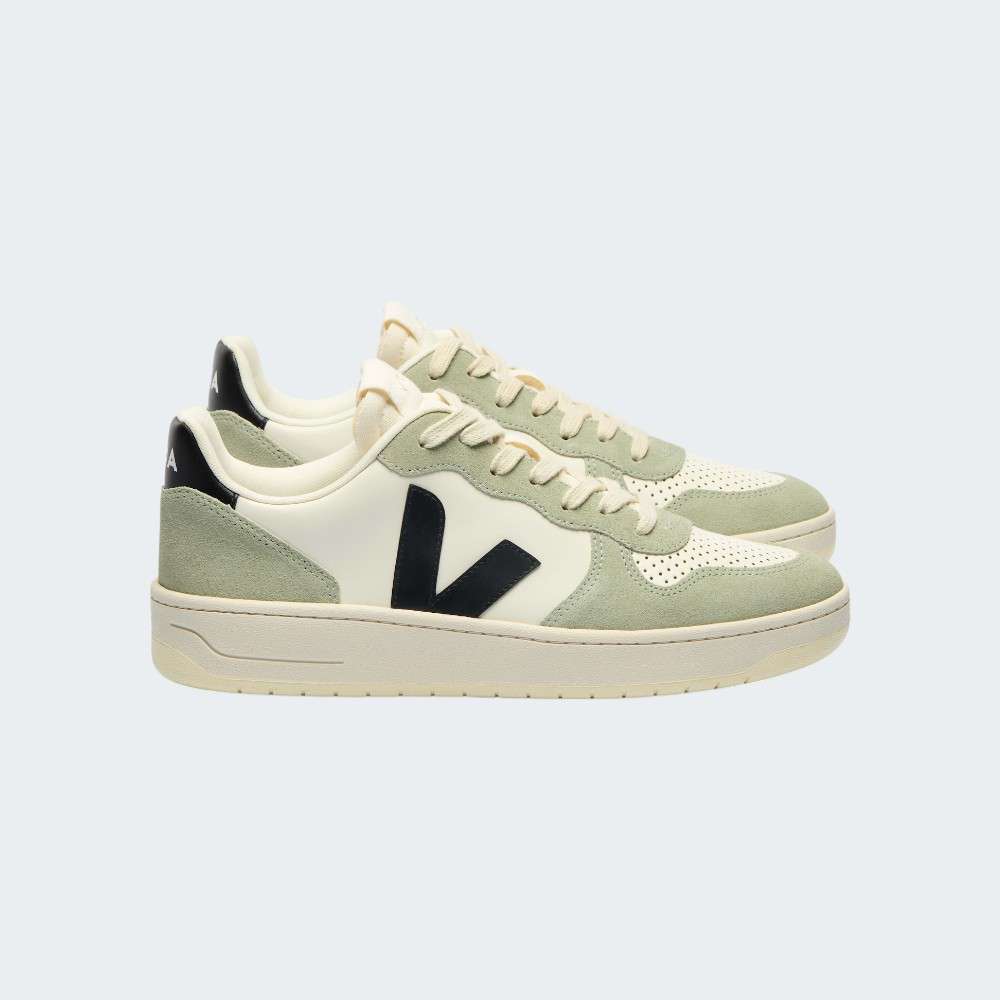 VEJA V-10 LEATHER BLACK/CLAY
