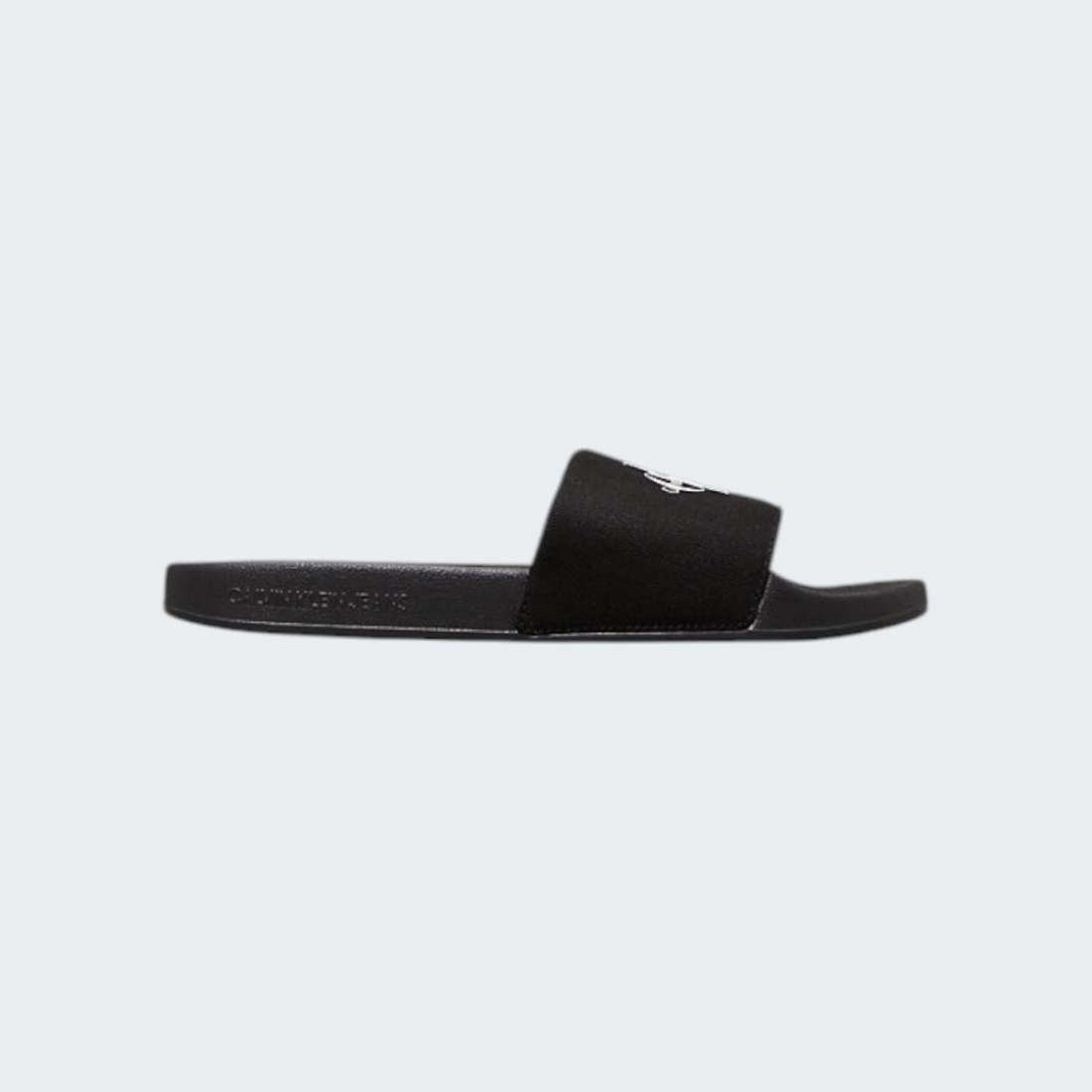 YM0YM01271-0GJ_TRIPLEBLACK
